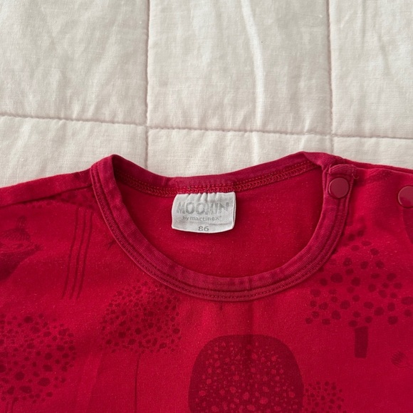 Moomin by Martinex Red Onesie with Moomin Characters - Picture 2 of 6